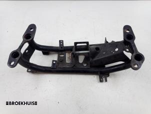 Gebruikte Versnellingsbak Steun Landrover Range Rover Sport (LW) 3.0 TDV6 Prijs € 80,00 Margeregeling aangeboden door Autobedrijf Broekhuis B.V.