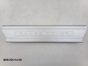 Gebruikte Voorinstap links Landrover Range Rover Sport (LW) 3.0 TDV6 Prijs € 40,00 Margeregeling aangeboden door Autobedrijf Broekhuis B.V.