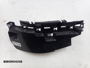 Gebruikte Koplampframe rechts Dodge 1500 Crew Cab (DS) 5.7 Hemi V8 4x4 Prijs € 48,40 Inclusief btw aangeboden door Autobedrijf Broekhuis B.V.