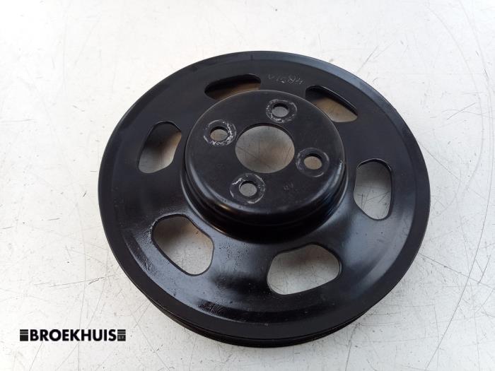 Gebruikte Waterpomp poelie Suzuki Celerio (LF) 1.0 12V Prijs € 15,00 Margeregeling aangeboden door Autobedrijf Broekhuis B.V.