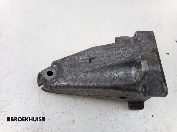 Gebruikte Motorsteun Mercedes C Estate (S204) 1.6 C-180K 16V BlueEfficiency Prijs € 30,00 Margeregeling aangeboden door Autobedrijf Broekhuis B.V.