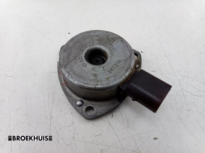 Gebruikte Sensor Nokkenas Mercedes C Estate (S204) 1.6 C-180K 16V BlueEfficiency Prijs € 30,00 Margeregeling aangeboden door Autobedrijf Broekhuis B.V.