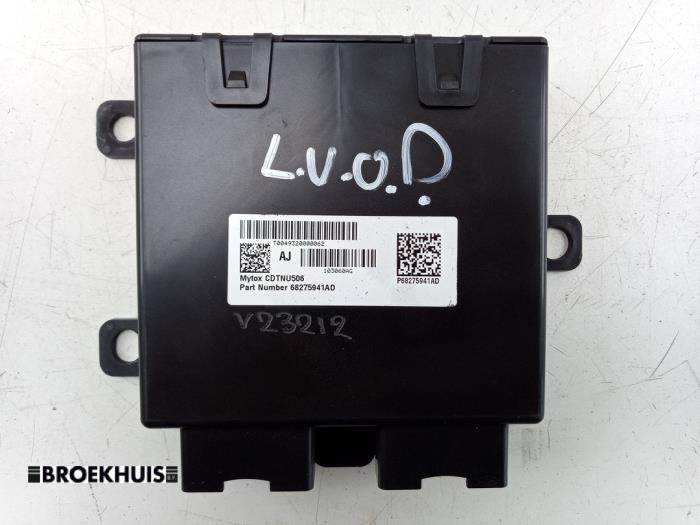 Gebruikte Module (diversen) Dodge 1500 Crew Cab (DS) 5.7 Hemi V8 4x4 Prijs € 181,50 Inclusief btw aangeboden door Autobedrijf Broekhuis B.V.