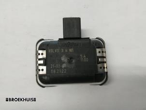 Gebruikte Regensensor Volvo V70 (SW) 2.4 20V 140 Prijs € 20,00 Margeregeling aangeboden door Autobedrijf Broekhuis B.V.