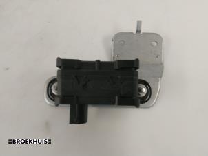 Gebruikte Gier sensor Volvo V70 (SW) 2.4 20V 140 Prijs € 65,00 Margeregeling aangeboden door Autobedrijf Broekhuis B.V.