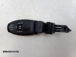 Gebruikte Tempomaat Bediening Peugeot Partner (EA//EF/EN/EU) 1.6 BlueHDi 100 Prijs € 36,30 Inclusief btw aangeboden door Autobedrijf Broekhuis B.V.