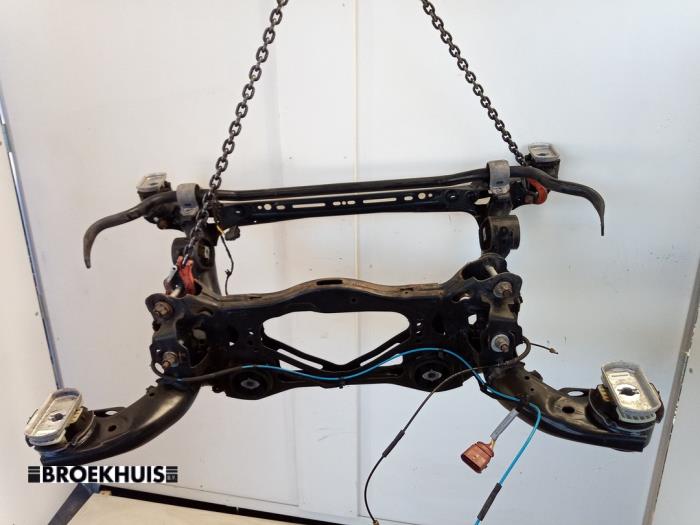 Gebruikte Subframe Audi e-tron (GEN) 55 quattro Prijs € 300,00 Margeregeling aangeboden door Autobedrijf Broekhuis B.V.