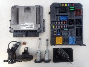 Gebruikte Inspuitcomputer Peugeot Partner (EA//EF/EN/EU) 1.6 BlueHDi 100 Prijs € 242,00 Inclusief btw aangeboden door Autobedrijf Broekhuis B.V.