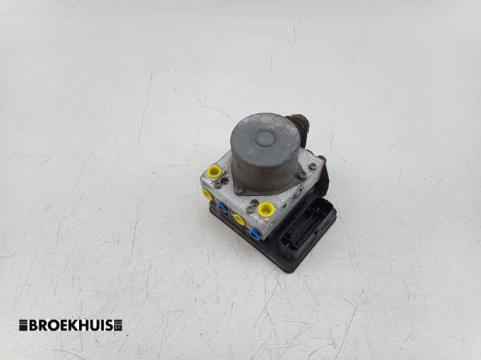 Gebruikte ABS Pomp Volkswagen Up! (121) 1.0 12V 60 Prijs € 40,00 Margeregeling aangeboden door Autobedrijf Broekhuis B.V.