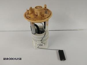 Gebruikte Tank element Pomp Mitsubishi Colt (Z2/Z3) 1.3 16V Prijs € 25,00 Margeregeling aangeboden door Autobedrijf Broekhuis B.V.