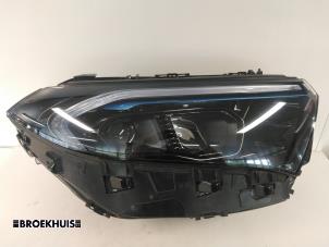 Gebruikte Koplamp rechts Mercedes EQA (N243) 250+ 71 kWh Prijs € 850,00 Margeregeling aangeboden door Autobedrijf Broekhuis B.V.