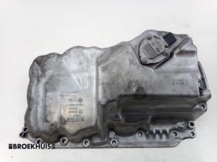 Gebruikte Carterpan BMW 5 serie Touring (F11) 520d 16V Prijs € 50,00 Margeregeling aangeboden door Autobedrijf Broekhuis B.V.