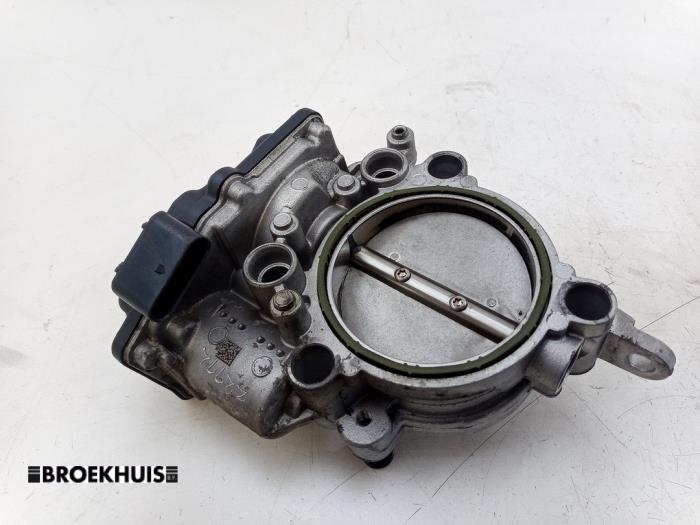 Gasklephuis van een BMW 4 serie Gran Coupe (F36) 420i 2.0 TwinPower Turbo 16V 2017