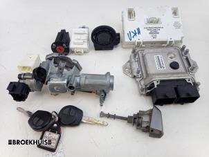 Gebruikte Computer Inspuit Opel Agila (B) 1.0 12V Prijs € 100,00 Margeregeling aangeboden door Autobedrijf Broekhuis B.V.