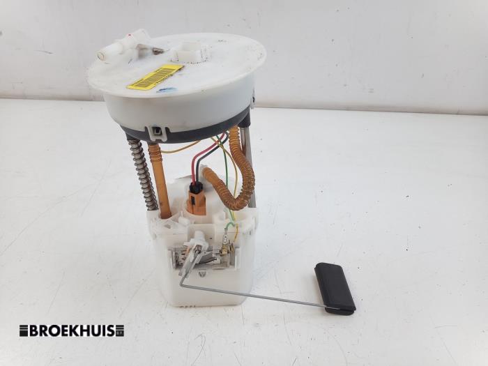Gebruikte Tank element Pomp Opel Agila (B) 1.0 12V Prijs € 75,00 Margeregeling aangeboden door Autobedrijf Broekhuis B.V.