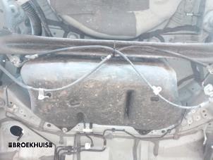 Gebruikte Tank Toyota Yaris III (P13) 1.5 16V Hybrid Prijs € 80,00 Margeregeling aangeboden door Autobedrijf Broekhuis B.V.