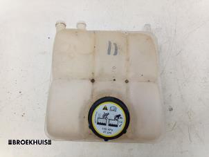 Gebruikte Expansievat Ford C-Max (DXA) 1.0 Ti-VCT EcoBoost 12V 125 Prijs € 15,00 Margeregeling aangeboden door Autobedrijf Broekhuis B.V.