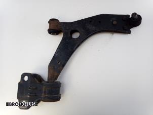 Gebruikte Draagarm rechts-voor Ford C-Max (DXA) 1.0 Ti-VCT EcoBoost 12V 125 Prijs € 30,00 Margeregeling aangeboden door Autobedrijf Broekhuis B.V.