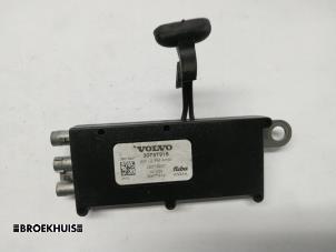 Gebruikte Antenne Versterker Volvo V50 (MW) 1.6 D2 16V Prijs € 10,00 Margeregeling aangeboden door Autobedrijf Broekhuis B.V.
