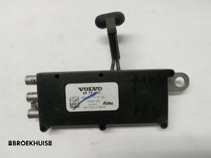 Gebruikte Antenne Versterker Volvo V50 (MW) 2.4 20V Prijs € 10,00 Margeregeling aangeboden door Autobedrijf Broekhuis B.V.