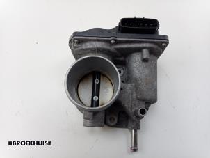 Gebruikte Gasklephuis Toyota Yaris III (P13) 1.5 16V Hybrid Prijs € 30,00 Margeregeling aangeboden door Autobedrijf Broekhuis B.V.