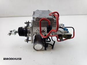 Gebruikte ABS Pomp Toyota Yaris III (P13) 1.5 16V Hybrid Prijs € 225,00 Margeregeling aangeboden door Autobedrijf Broekhuis B.V.