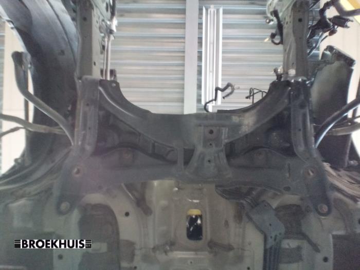 Gebruikte Subframe Toyota Yaris III (P13) 1.5 16V Hybrid Prijs € 170,00 Margeregeling aangeboden door Autobedrijf Broekhuis B.V.