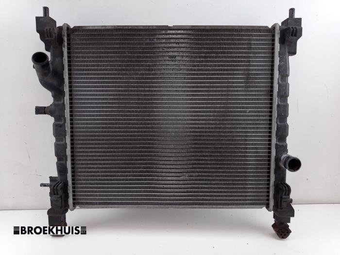 Gebruikte Radiateur Chevrolet Spark (M300) 1.2 16V Prijs € 40,00 Margeregeling aangeboden door Autobedrijf Broekhuis B.V.