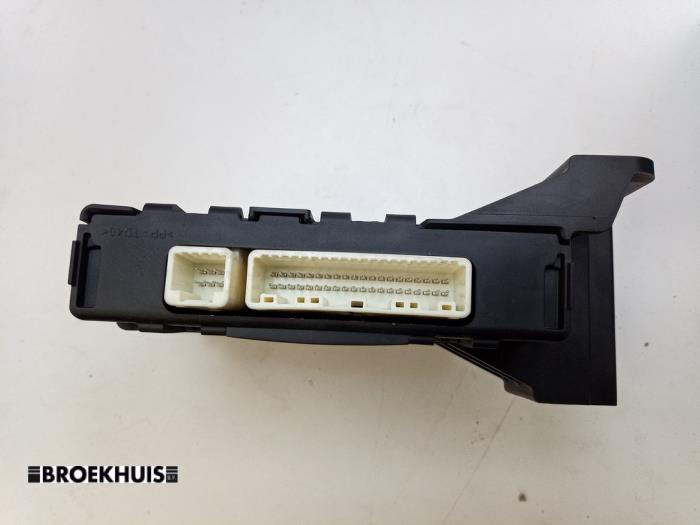 Computer Koeling van een Toyota Yaris III (P13) 1.5 16V Hybrid 2019