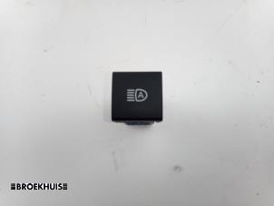 Gebruikte Licht Schakelaar Toyota Yaris III (P13) 1.5 16V Hybrid Prijs € 10,00 Margeregeling aangeboden door Autobedrijf Broekhuis B.V.