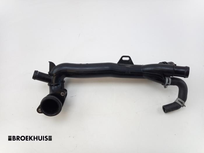 Gebruikte Waterpijp Mercedes E (C238) E-200 EQ Boost 2.0 Turbo 16V Prijs € 25,00 Margeregeling aangeboden door Autobedrijf Broekhuis B.V.