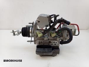 Gebruikte ABS Pomp Toyota Yaris III (P13) 1.5 16V Hybrid Prijs € 350,00 Margeregeling aangeboden door Autobedrijf Broekhuis B.V.