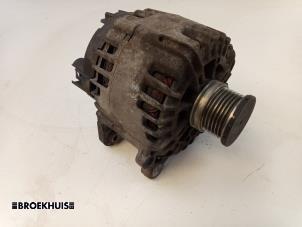 Gebruikte Dynamo Volkswagen Transporter T5 2.0 TDI BlueMotion Prijs € 90,75 Inclusief btw aangeboden door Autobedrijf Broekhuis B.V.