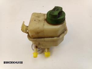 Gebruikte Servo Oliereservoir Volkswagen Transporter T5 2.0 TDI BlueMotion Prijs € 18,15 Inclusief btw aangeboden door Autobedrijf Broekhuis B.V.