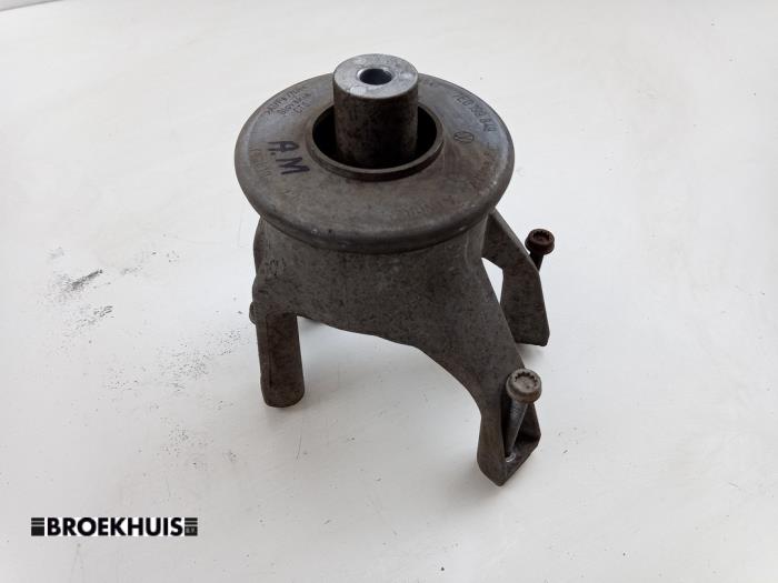 Gebruikte Motorrubber Volkswagen Transporter T5 2.0 TDI BlueMotion Prijs € 18,15 Inclusief btw aangeboden door Autobedrijf Broekhuis B.V.