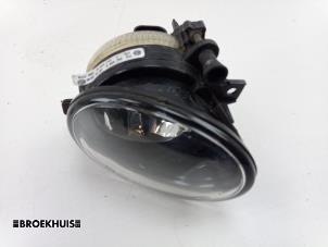 Gebruikte Mistlamp links-voor Volkswagen Transporter T5 2.0 TDI BlueMotion Prijs € 30,25 Inclusief btw aangeboden door Autobedrijf Broekhuis B.V.
