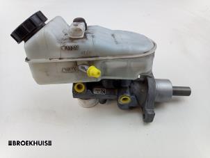 Gebruikte Hoofdremcilinder Volkswagen Transporter T5 2.0 TDI BlueMotion Prijs € 30,25 Inclusief btw aangeboden door Autobedrijf Broekhuis B.V.