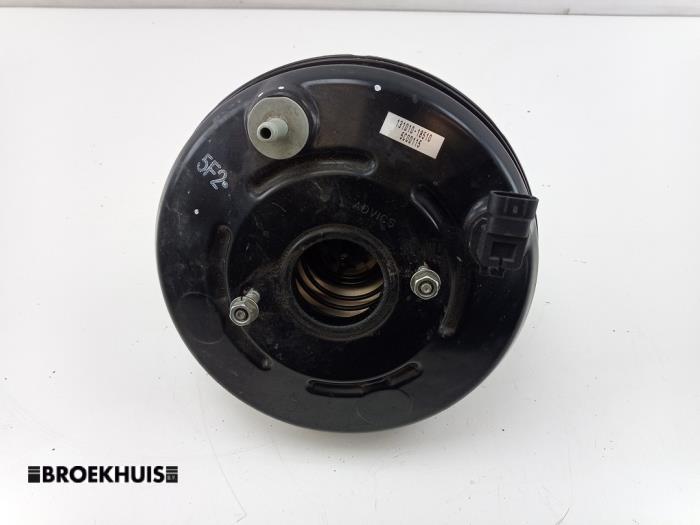 Gebruikte Rembekrachtiger Toyota Verso S 1.33 16V Dual VVT-I Prijs € 75,00 Margeregeling aangeboden door Autobedrijf Broekhuis B.V.