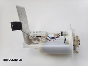 Gebruikte Tank element Pomp Toyota Verso S 1.33 16V Dual VVT-I Prijs € 90,00 Margeregeling aangeboden door Autobedrijf Broekhuis B.V.