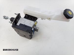 Gebruikte ABS Pomp Kia Niro II (SG2) e-Niro 64.8 kWh Prijs € 900,00 Margeregeling aangeboden door Autobedrijf Broekhuis B.V.