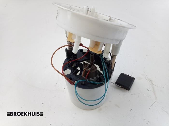 Gebruikte Tank element Pomp BMW 1 serie (E87/87N) 116i 1.6 16V Prijs € 25,00 Margeregeling aangeboden door Autobedrijf Broekhuis B.V.