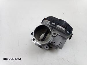 Gebruikte Gasklephuis Opel Astra L Sports Tourer (F4/FC/FN/FR) 1.5 Diesel 16V Prijs € 35,00 Margeregeling aangeboden door Autobedrijf Broekhuis B.V.