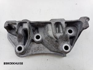 Gebruikte Motorrubber Opel Astra L Sports Tourer (F4/FC/FN/FR) 1.5 Diesel 16V Prijs € 45,00 Margeregeling aangeboden door Autobedrijf Broekhuis B.V.