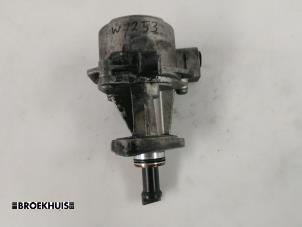 Gebruikte Vacuumpomp (Benzine) Saab 9-5 (YS3E) 2.3t 16V Prijs € 40,00 Margeregeling aangeboden door Autobedrijf Broekhuis B.V.