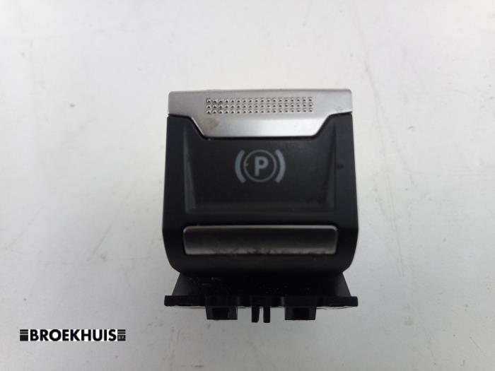 Gebruikte Handrem schakelaar Opel Astra L Sports Tourer (F4/FC/FN/FR) 1.5 Diesel 16V Prijs € 15,00 Margeregeling aangeboden door Autobedrijf Broekhuis B.V.