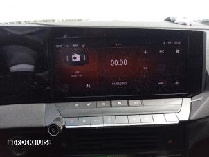 Gebruikte Display Interieur Opel Astra L Sports Tourer (F4/FC/FN/FR) 1.5 Diesel 16V Prijs € 300,00 Margeregeling aangeboden door Autobedrijf Broekhuis B.V.