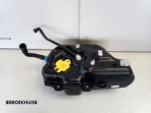 Gebruikte Adblue tank Ford Transit Custom 2.0 TDCi 16V Eco Blue 105 Prijs € 484,00 Inclusief btw aangeboden door Autobedrijf Broekhuis B.V.