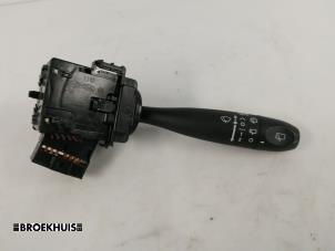 Gebruikte Ruitenwis Schakelaar Hyundai i10 (F5) 1.2i 16V Prijs € 15,00 Margeregeling aangeboden door Autobedrijf Broekhuis B.V.