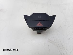 Gebruikte Gevarenlicht Schakelaar Ford Transit Custom 2.0 TDCi 16V Eco Blue 105 Prijs € 12,10 Inclusief btw aangeboden door Autobedrijf Broekhuis B.V.