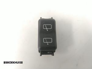 Gebruikte Schakelaar Mercedes E Combi (S124) 2.0 200 TD Prijs € 15,00 Margeregeling aangeboden door Autobedrijf Broekhuis B.V.